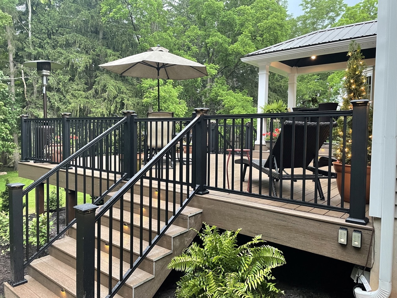 Deck Railing Ideas: Complete Your Outdoor Space